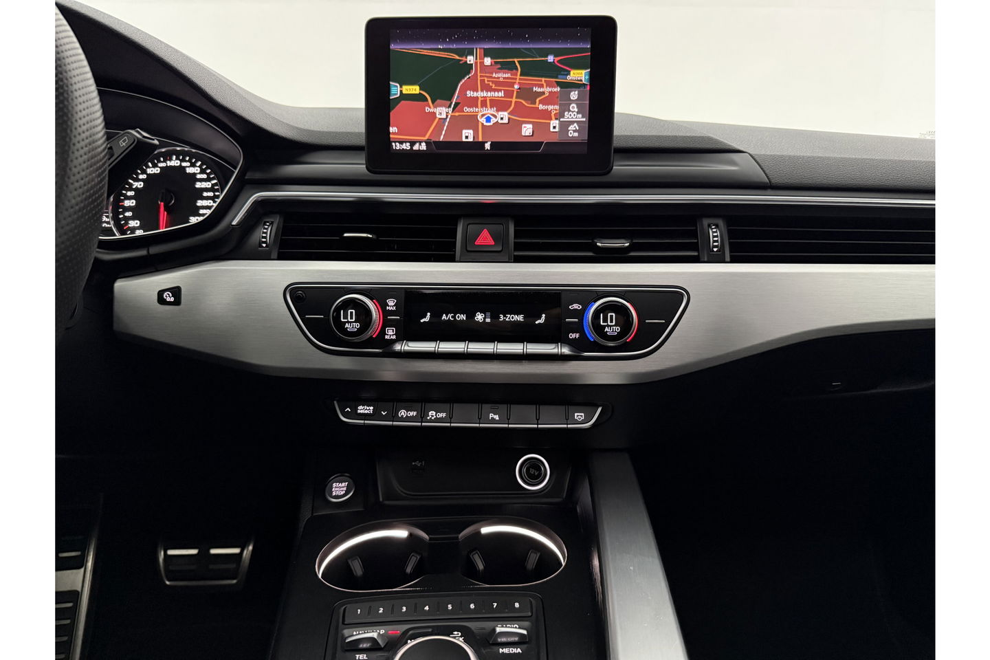 Audi A4 35 TFSI 150PK S-line Pano LED Camera Cruise Clima Navi PDC 18''LMV