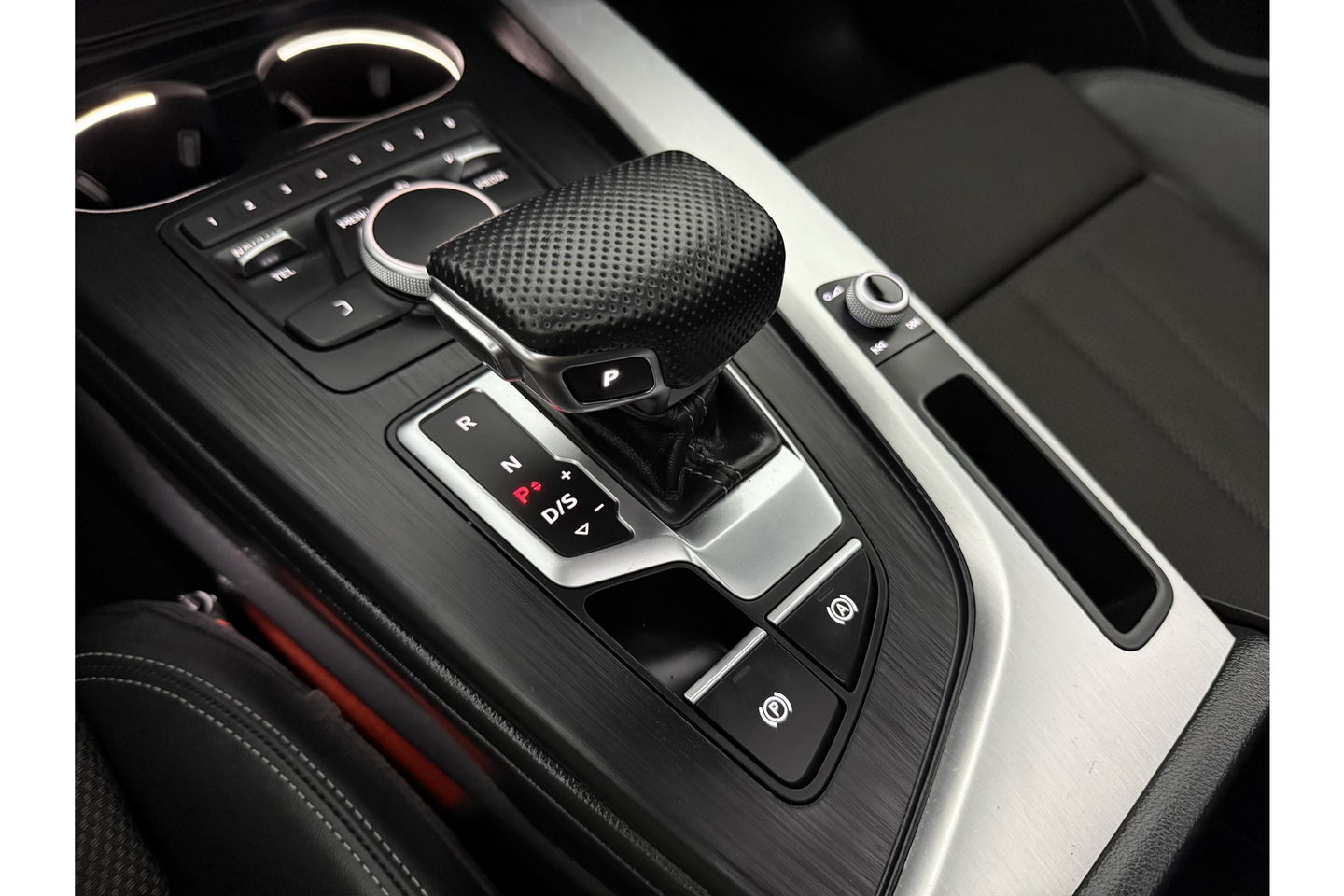 Audi A4 35 TFSI 150PK S-line Pano LED Camera Cruise Clima Navi PDC 18''LMV