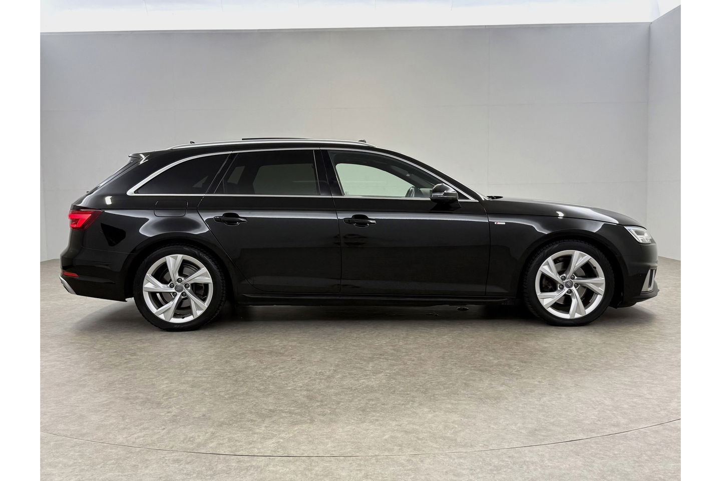 Audi A4 35 TFSI 150PK S-line Pano LED Camera Cruise Clima Navi PDC 18''LMV