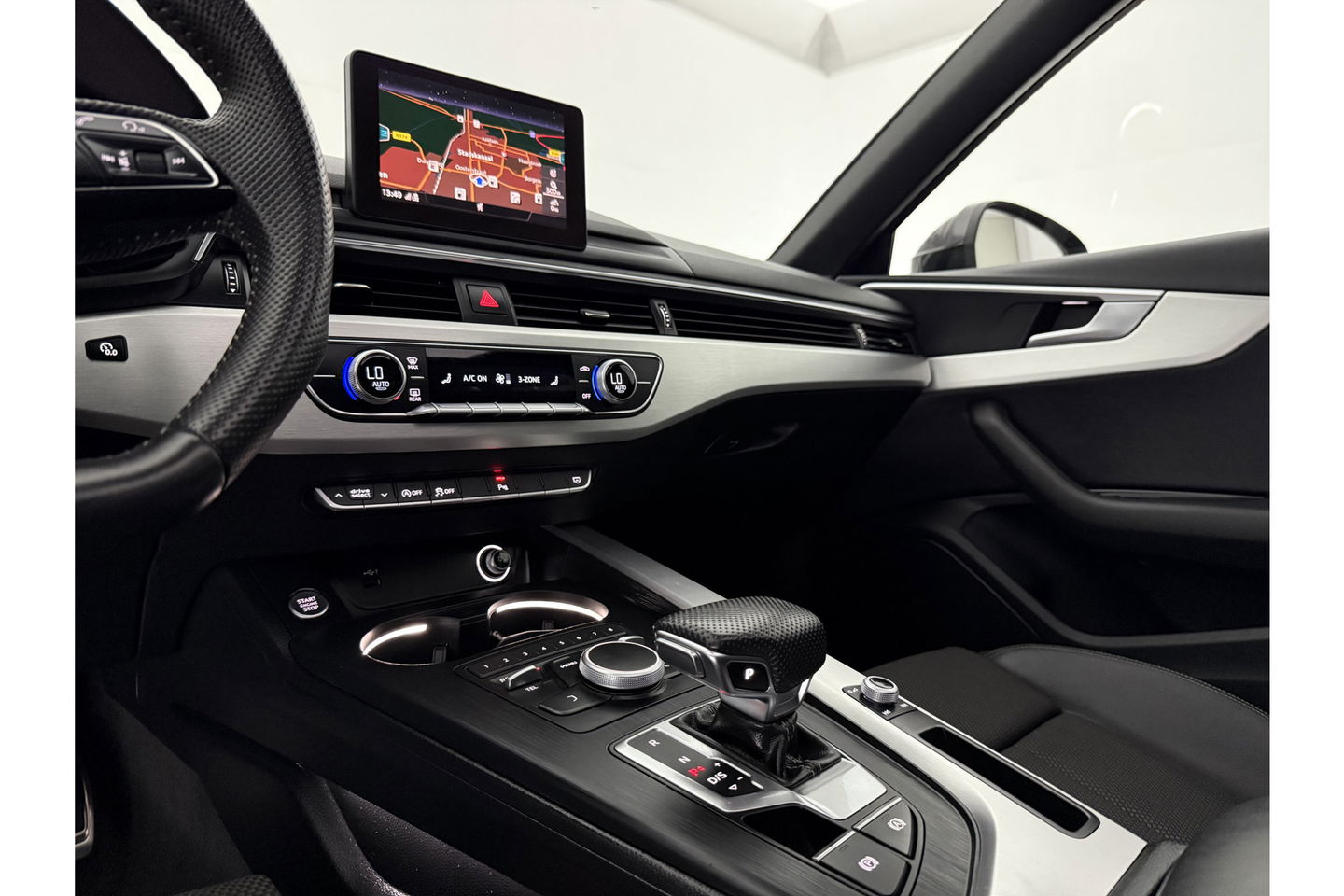 Audi A4 35 TFSI 150PK S-line Pano LED Camera Cruise Clima Navi PDC 18''LMV