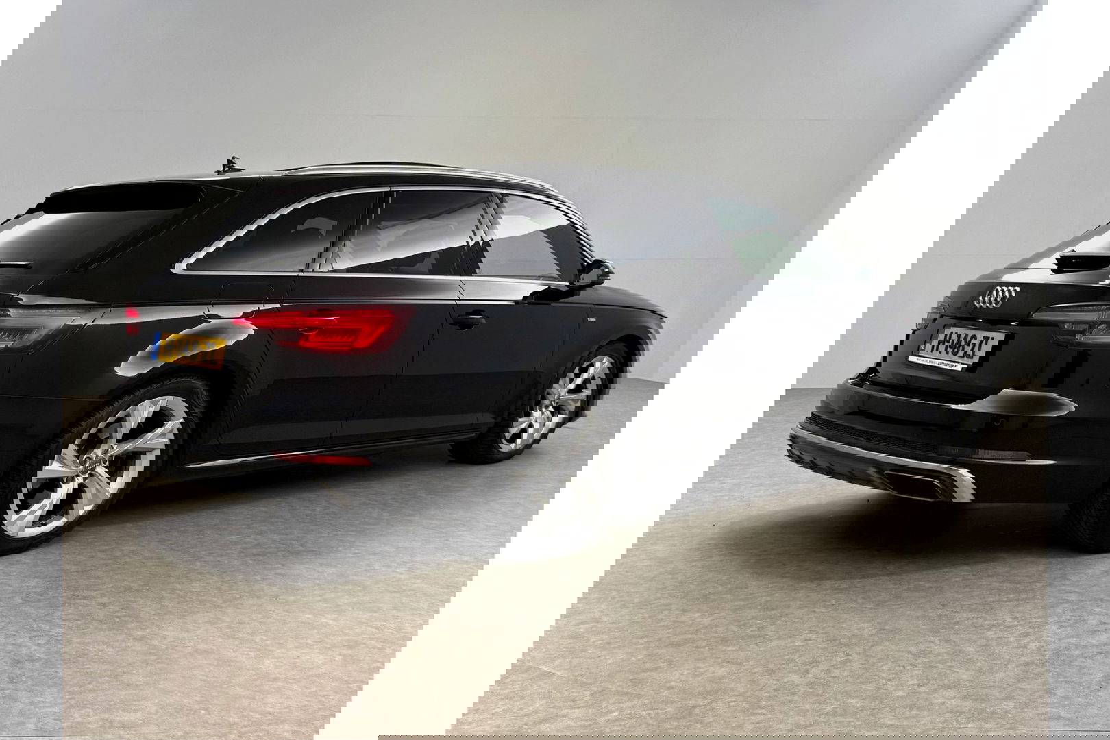 Audi A4 35 TFSI 150PK S-line Pano LED Camera Cruise Clima Navi PDC 18''LMV