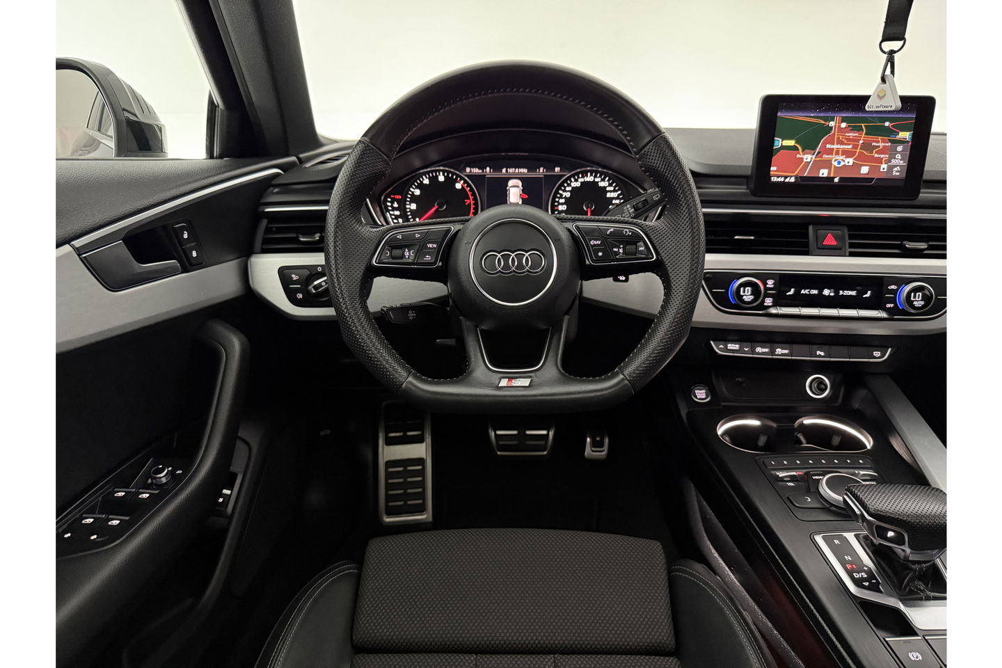 Audi A4 35 TFSI 150PK S-line Pano LED Camera Cruise Clima Navi PDC 18''LMV