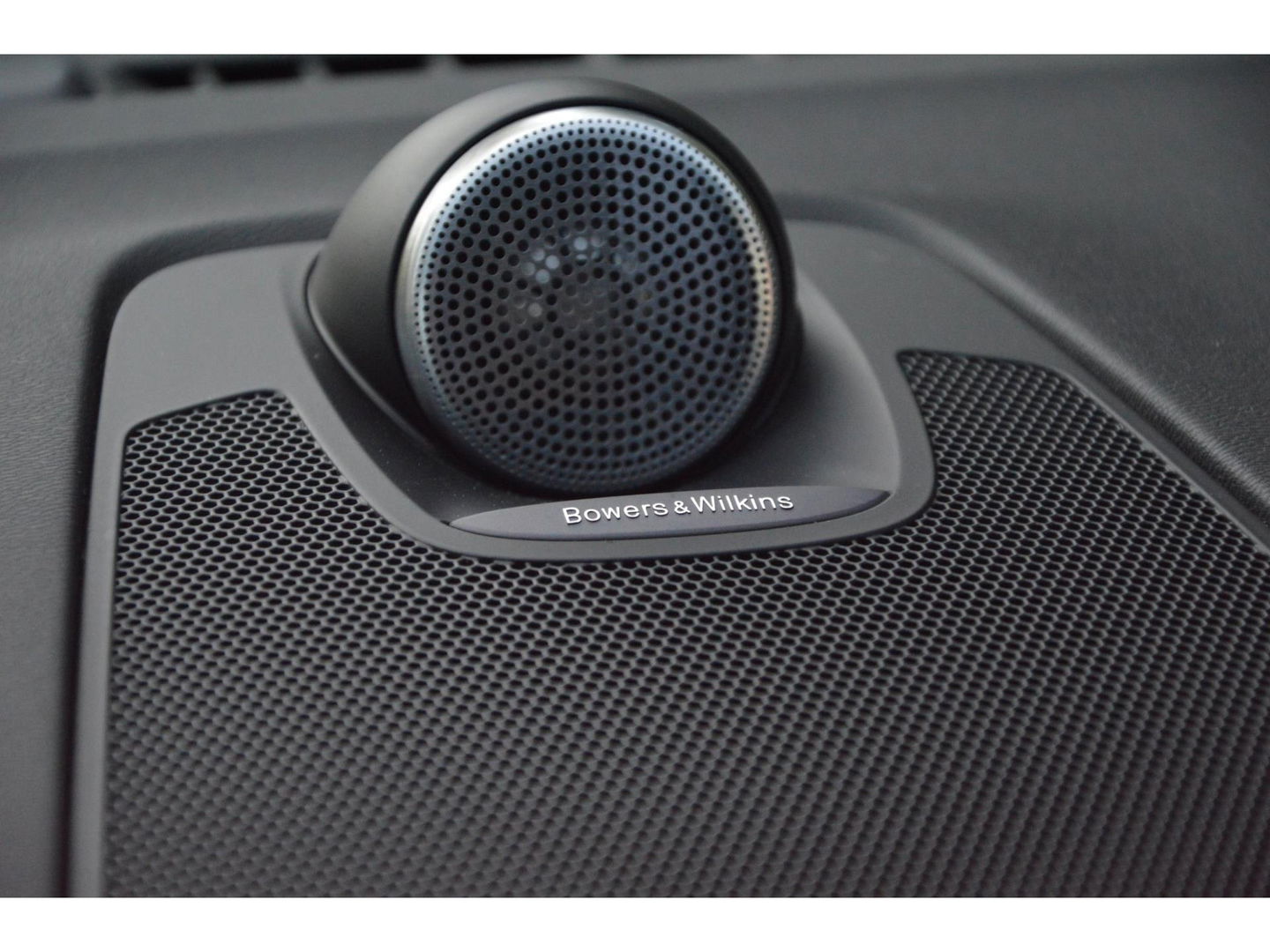 Volvo XC60 T8 Hybride AWD Inscription | Pilot-Assist | Bowers & Wilkins | 360º Camera | Head-Up Display | Stoel ventilatie |