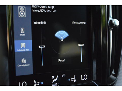Volvo XC60 T8 Hybride AWD Inscription | Pilot-Assist | Bowers & Wilkins | 360º Camera | Head-Up Display | Stoel ventilatie |
