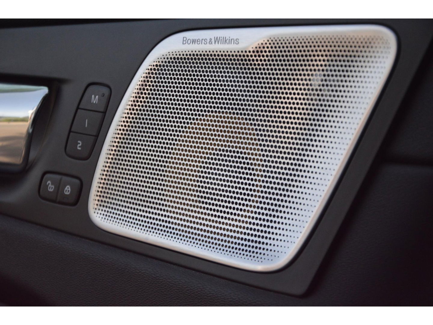 Volvo XC60 T8 Hybride AWD Inscription | Pilot-Assist | Bowers & Wilkins | 360º Camera | Head-Up Display | Stoel ventilatie |