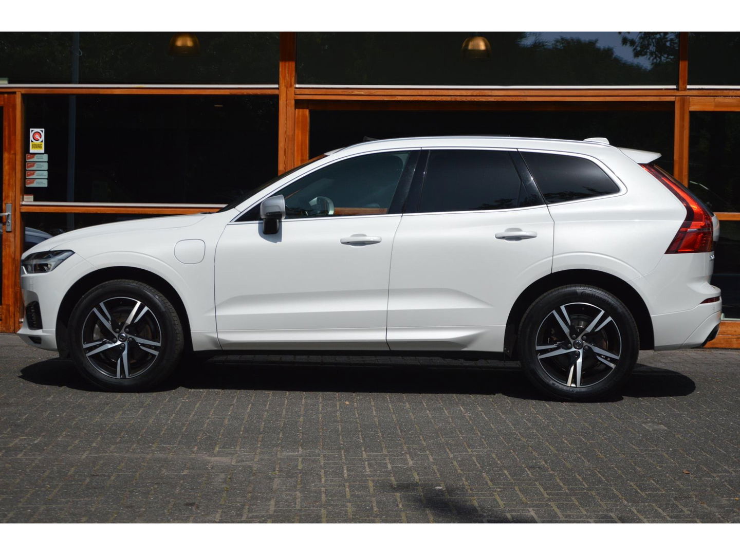 Volvo XC60 T8 Hybride AWD Inscription | Pilot-Assist | Bowers & Wilkins | 360º Camera | Head-Up Display | Stoel ventilatie |