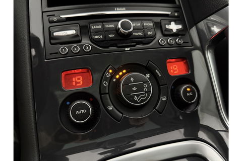 Peugeot 3008 1.6 THP ST | APK tot 03-2026 | 157PK Clima Cruise Trekhaak Navigatie PDC 17"LMV
