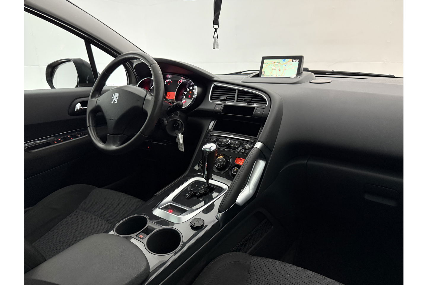Peugeot 3008 1.6 THP ST | APK tot 03-2026 | 157PK Clima Cruise Trekhaak Navigatie PDC 17"LMV