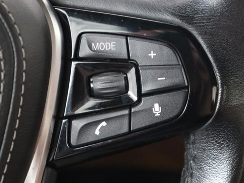BMW 5 Serie 530e iPerformance | Leder | Stoelverwarming | Sfeerverlichting | Full LED | Navigatie | Parkeerhulp | Sportstoelen | Cruise control | PHEV | Plug In