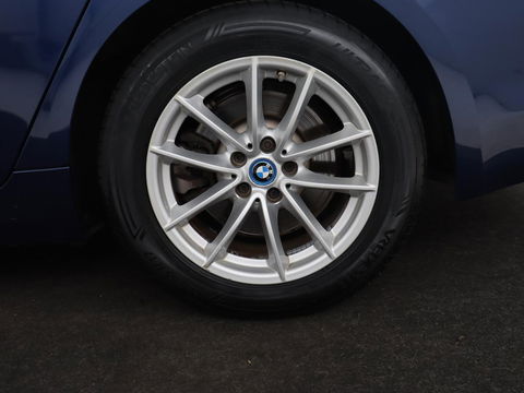 BMW 5 Serie 530e iPerformance | Leder | Stoelverwarming | Sfeerverlichting | Full LED | Navigatie | Parkeerhulp | Sportstoelen | Cruise control | PHEV | Plug In