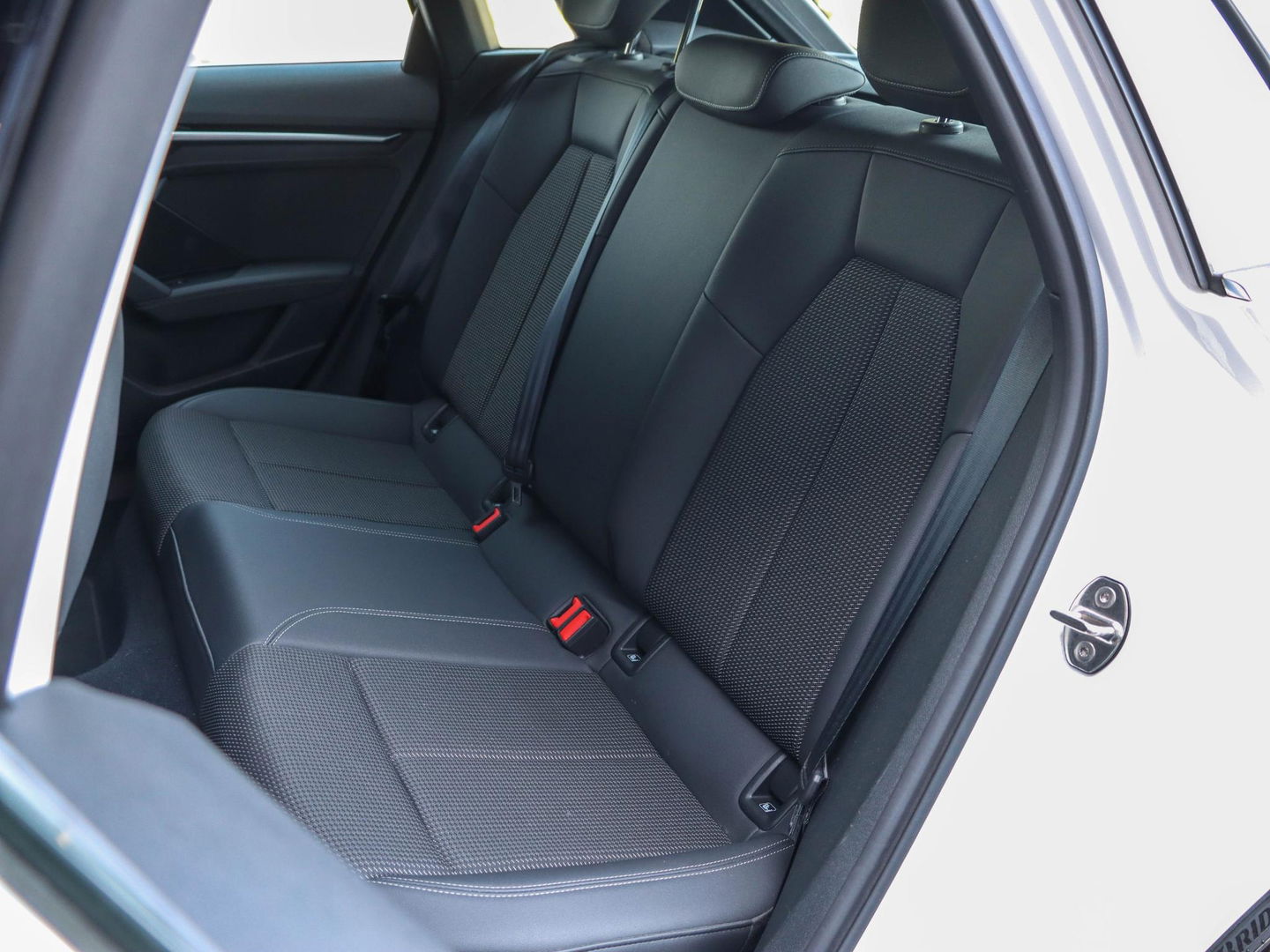 Audi A3 Sportback 30 TFSI S edition Aut. | 2x S Line | Matrix LED | Navigatie