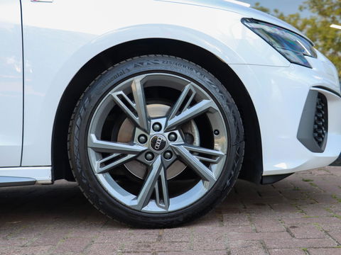 Audi A3 Sportback 30 TFSI S edition Aut. | 2x S Line | Matrix LED | Navigatie