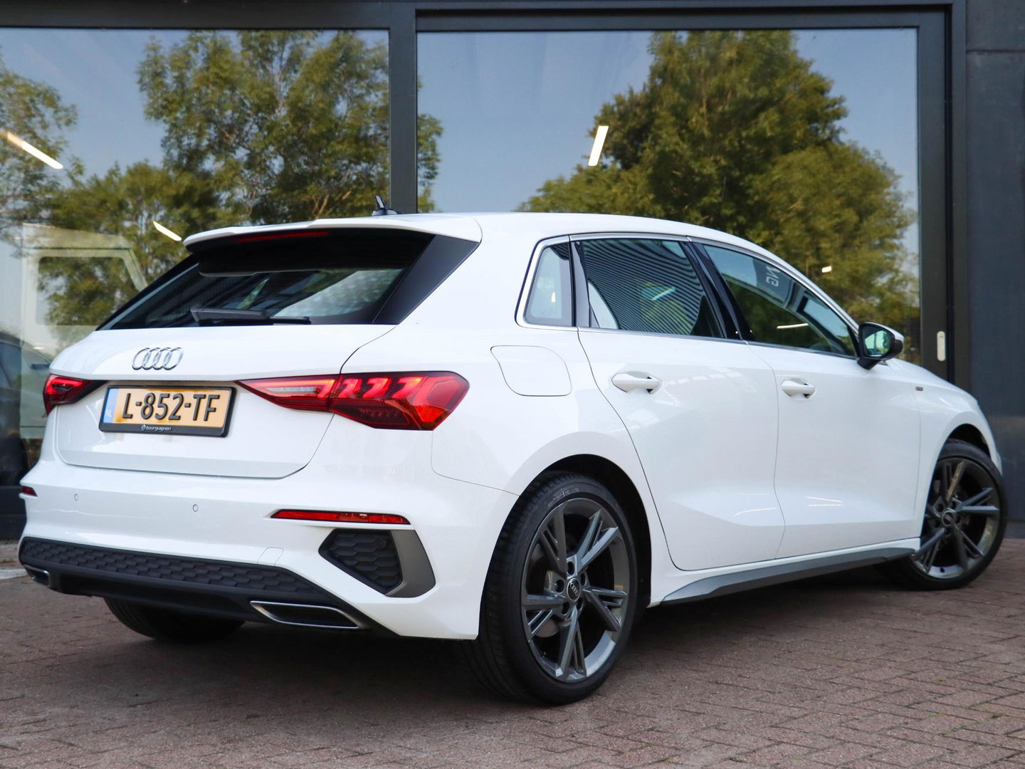 Audi A3 Sportback 30 TFSI S edition Aut. | 2x S Line | Matrix LED | Navigatie