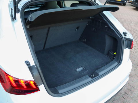 Audi A3 Sportback 30 TFSI S edition Aut. | 2x S Line | Matrix LED | Navigatie