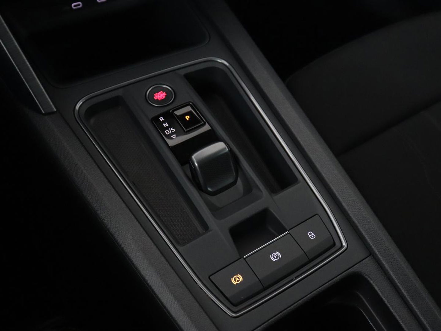 CUPRA Formentor 1.4 e-Hybrid | Carplay | Camera | Adaptive cruise | Stuurverwarming | Sportstoelen | Keyless | Sfeerverlichting | Full LED | PHEV | Plug In