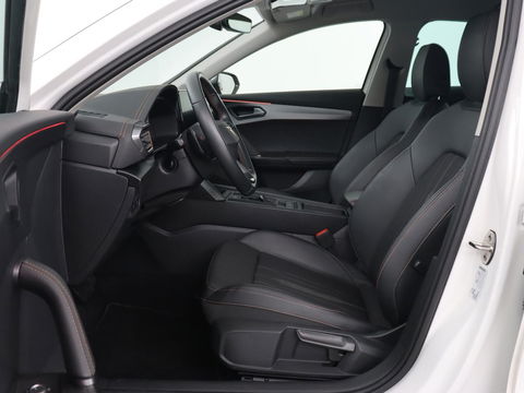 CUPRA Formentor 1.4 e-Hybrid | Carplay | Camera | Adaptive cruise | Stuurverwarming | Sportstoelen | Keyless | Sfeerverlichting | Full LED | PHEV | Plug In