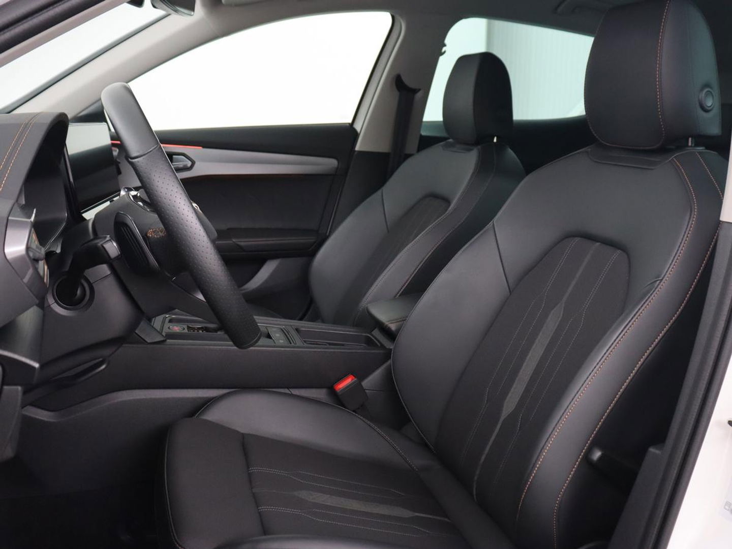CUPRA Formentor 1.4 e-Hybrid | Carplay | Camera | Adaptive cruise | Stuurverwarming | Sportstoelen | Keyless | Sfeerverlichting | Full LED | PHEV | Plug In