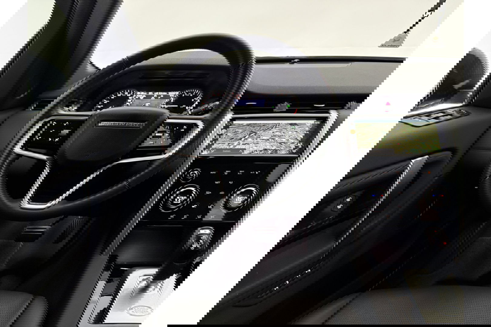 Land Rover Discovery P300e 1.5 R-Dynamic HSE 254PK Pano Memory ACC Camera Carplay Clima Leder LED Trekhaak Virtual Navi PDC 20"LMV