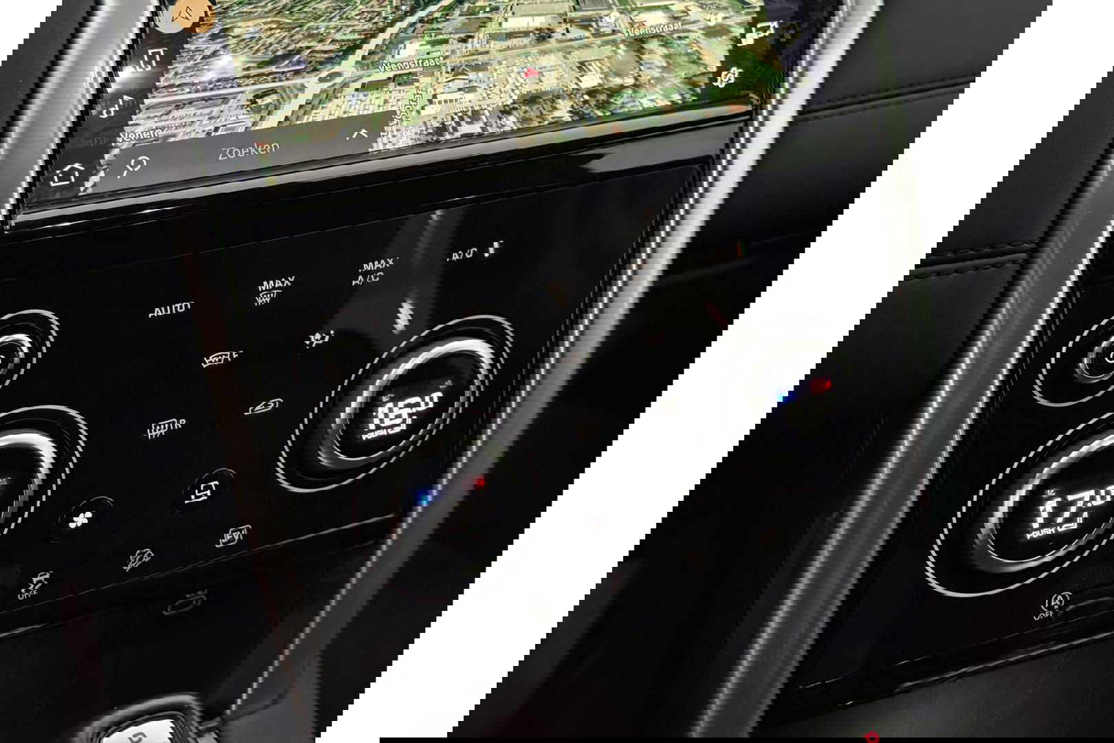 Land Rover Discovery P300e 1.5 R-Dynamic HSE 254PK Pano Memory ACC Camera Carplay Clima Leder LED Trekhaak Virtual Navi PDC 20"LMV