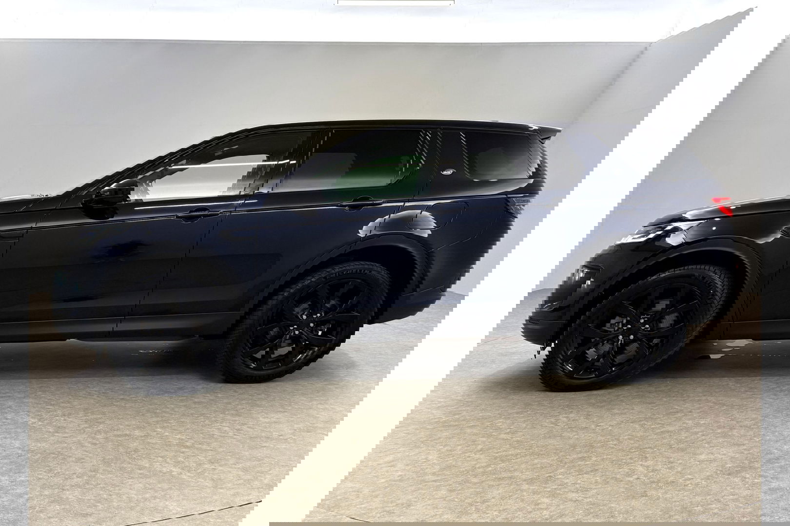Land Rover Discovery P300e 1.5 R-Dynamic HSE 254PK Pano Memory ACC Camera Carplay Clima Leder LED Trekhaak Virtual Navi PDC 20"LMV