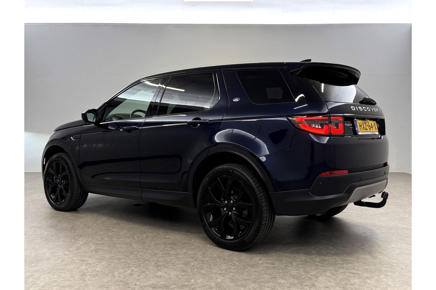 Land Rover Discovery P300e 1.5 R-Dynamic HSE 254PK Pano Memory ACC Camera Carplay Clima Leder LED Trekhaak Virtual Navi PDC 20"LMV