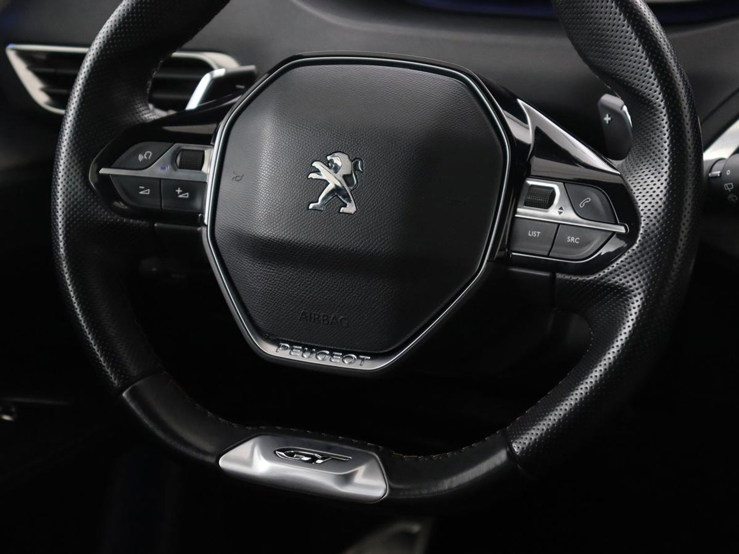 Peugeot 3008 1.6 HYbrid 225 GT | Panoramadak | Trekhaak | Stoelverwarming | Adaptive cruise | Camera | Leder/Alcantara | Focal Sound | Navigatie | Keyless | Full LED | PHEV | Plug In