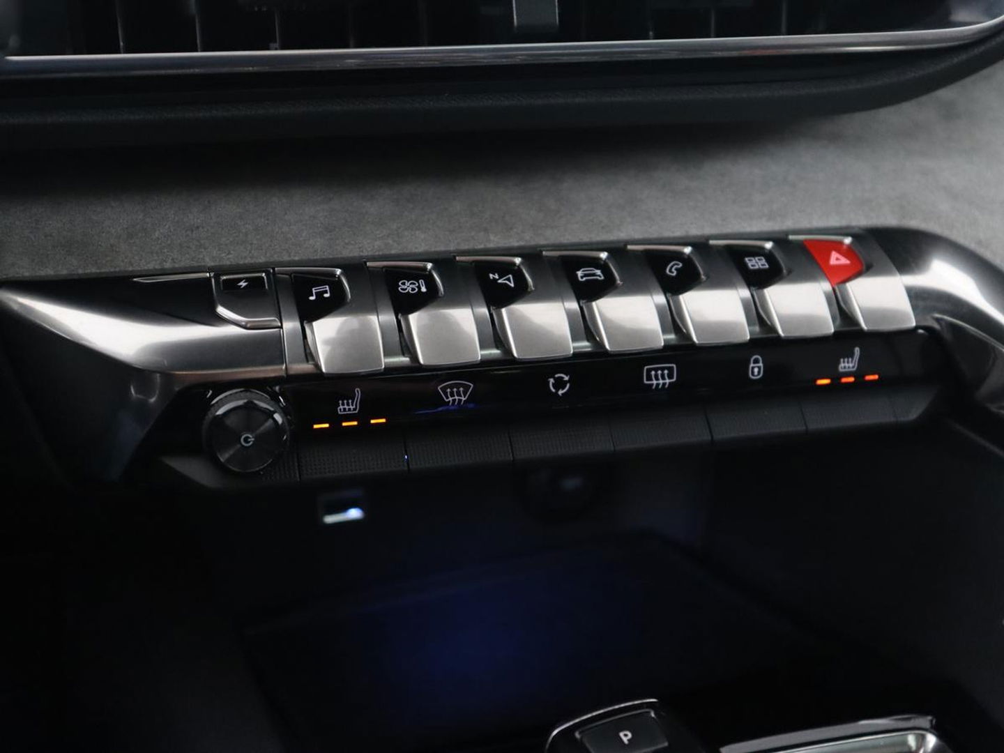 Peugeot 3008 1.6 HYbrid 225 GT | Panoramadak | Trekhaak | Stoelverwarming | Adaptive cruise | Camera | Leder/Alcantara | Focal Sound | Navigatie | Keyless | Full LED | PHEV | Plug In