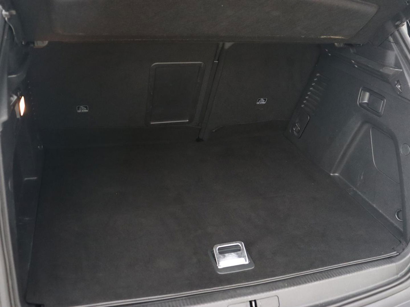 Peugeot 3008 1.6 HYbrid 225 GT | Panoramadak | Trekhaak | Stoelverwarming | Adaptive cruise | Camera | Leder/Alcantara | Focal Sound | Navigatie | Keyless | Full LED | PHEV | Plug In