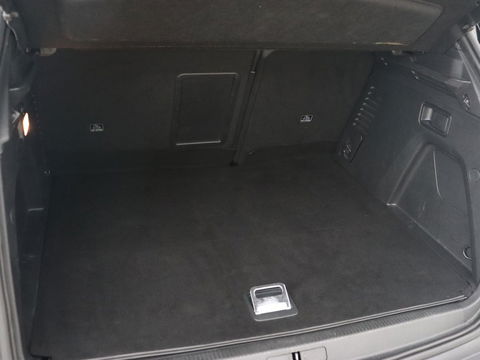 Peugeot 3008 1.6 HYbrid 225 GT | Panoramadak | Trekhaak | Stoelverwarming | Adaptive cruise | Camera | Leder/Alcantara | Focal Sound | Navigatie | Keyless | Full LED | PHEV | Plug In
