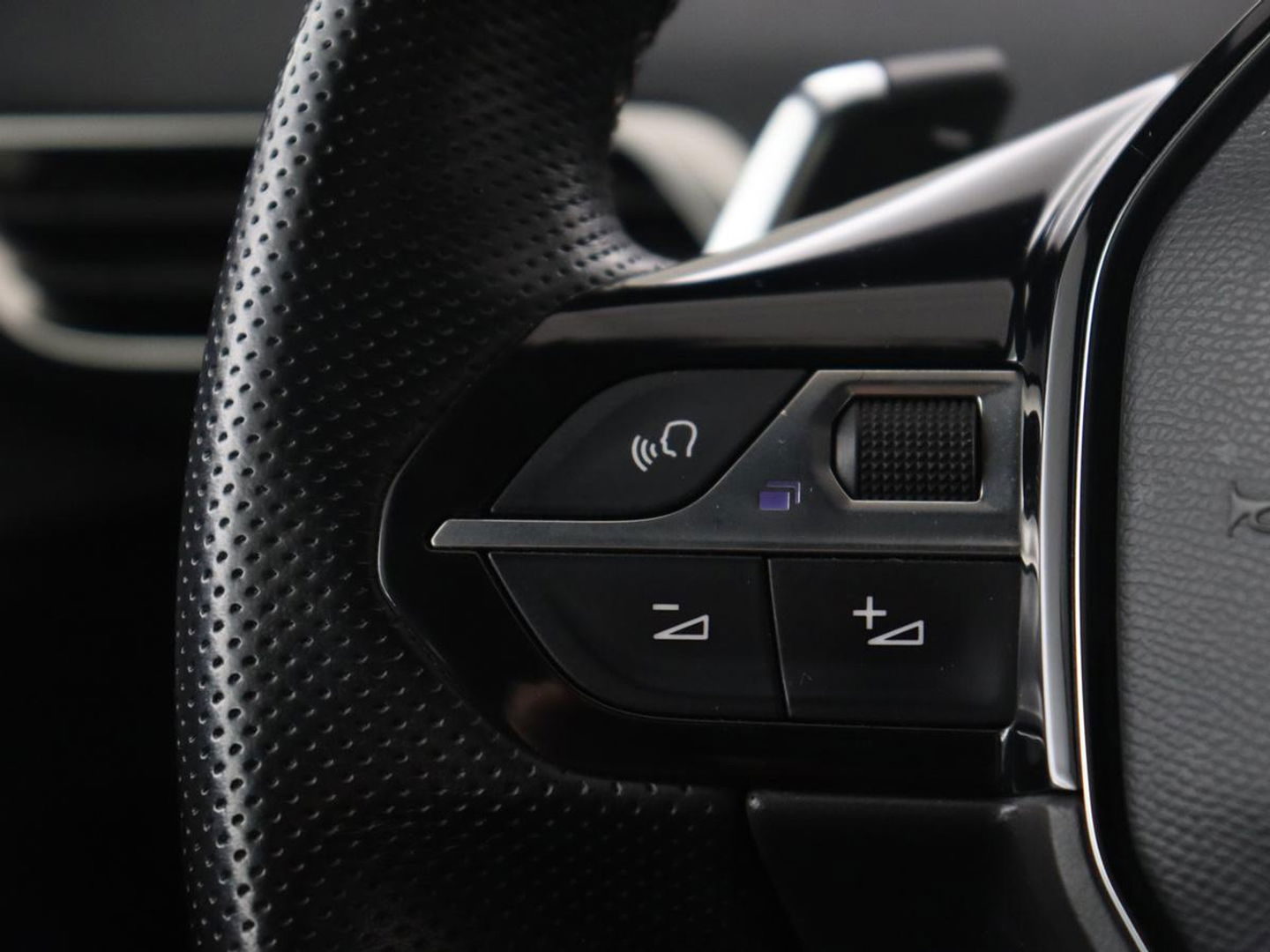 Peugeot 3008 1.6 HYbrid 225 GT | Panoramadak | Trekhaak | Stoelverwarming | Adaptive cruise | Camera | Leder/Alcantara | Focal Sound | Navigatie | Keyless | Full LED | PHEV | Plug In