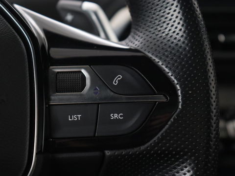 Peugeot 3008 1.6 HYbrid 225 GT | Panoramadak | Trekhaak | Stoelverwarming | Adaptive cruise | Camera | Leder/Alcantara | Focal Sound | Navigatie | Keyless | Full LED | PHEV | Plug In
