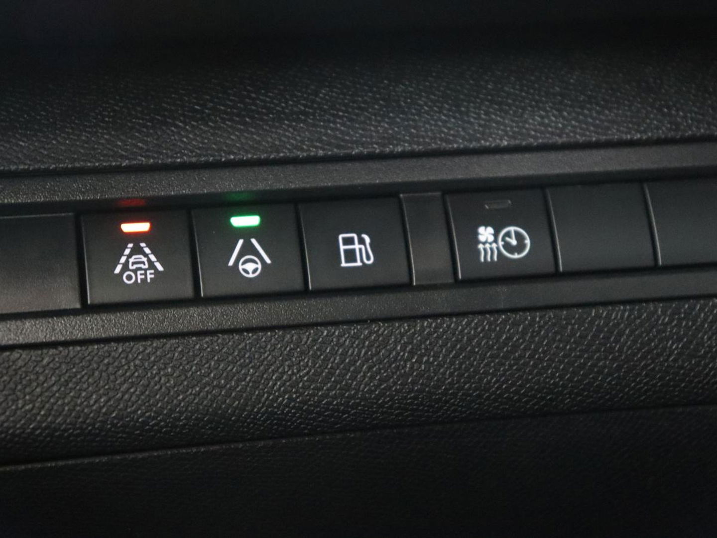 Peugeot 3008 1.6 HYbrid 225 GT | Panoramadak | Trekhaak | Stoelverwarming | Adaptive cruise | Camera | Leder/Alcantara | Focal Sound | Navigatie | Keyless | Full LED | PHEV | Plug In