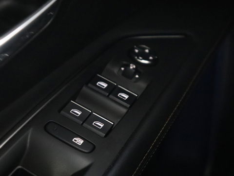 Peugeot 3008 1.6 HYbrid 225 GT | Panoramadak | Trekhaak | Stoelverwarming | Adaptive cruise | Camera | Leder/Alcantara | Focal Sound | Navigatie | Keyless | Full LED | PHEV | Plug In