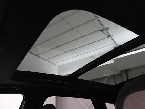 Peugeot 3008 1.6 HYbrid 225 GT | Panoramadak | Trekhaak | Stoelverwarming | Adaptive cruise | Camera | Leder/Alcantara | Focal Sound | Navigatie | Keyless | Full LED | PHEV | Plug In