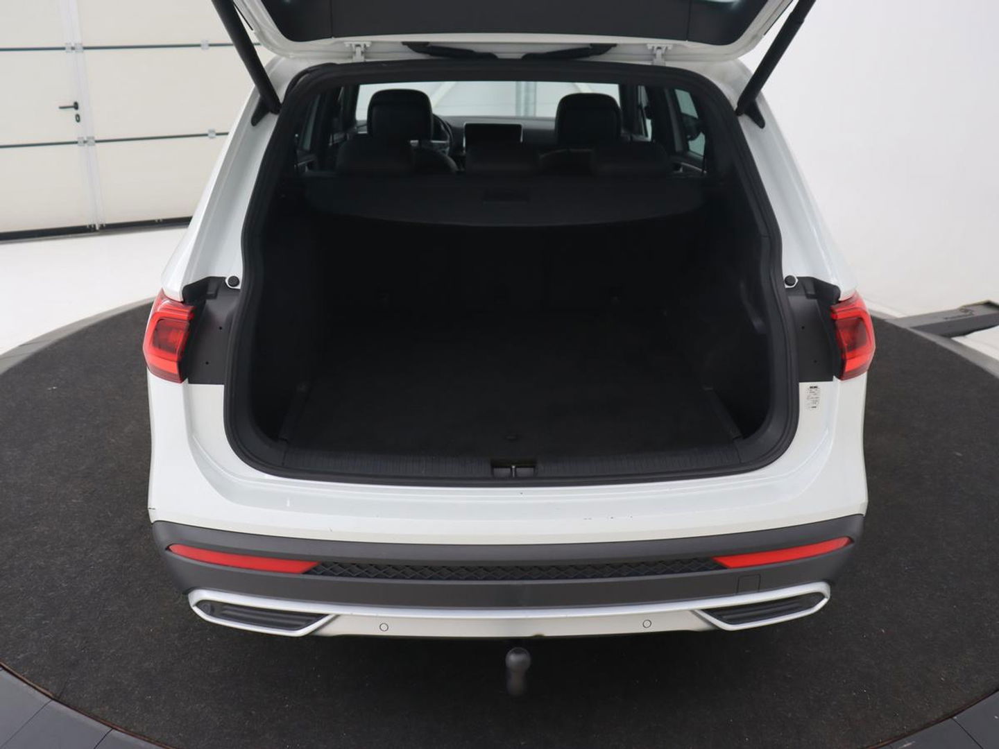 SEAT Tarraco 1.4 TSI e-Hybrid PHEV Xcellence | Trekhaak | Stoelverwarming | Adaptive cruise | Carplay | Camera | Navigatie | Keyless | Achterbankverwarming | Plug In