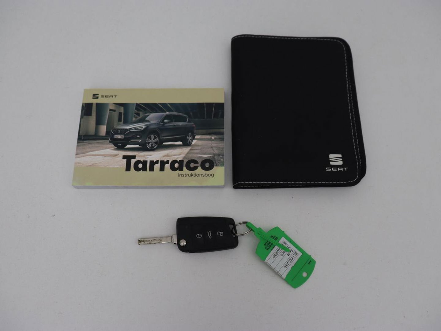 SEAT Tarraco 1.4 TSI e-Hybrid PHEV Xcellence | Trekhaak | Stoelverwarming | Adaptive cruise | Carplay | Camera | Navigatie | Keyless | Achterbankverwarming | Plug In