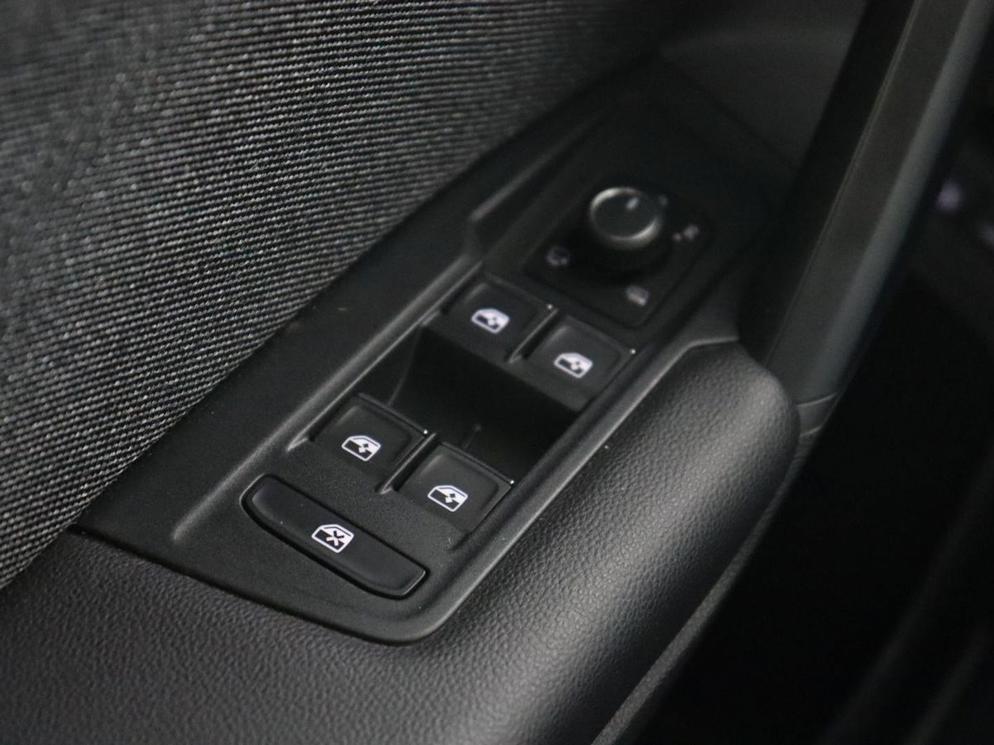SEAT Tarraco 1.4 TSI e-Hybrid PHEV Xcellence | Trekhaak | Stoelverwarming | Adaptive cruise | Carplay | Camera | Navigatie | Keyless | Achterbankverwarming | Plug In