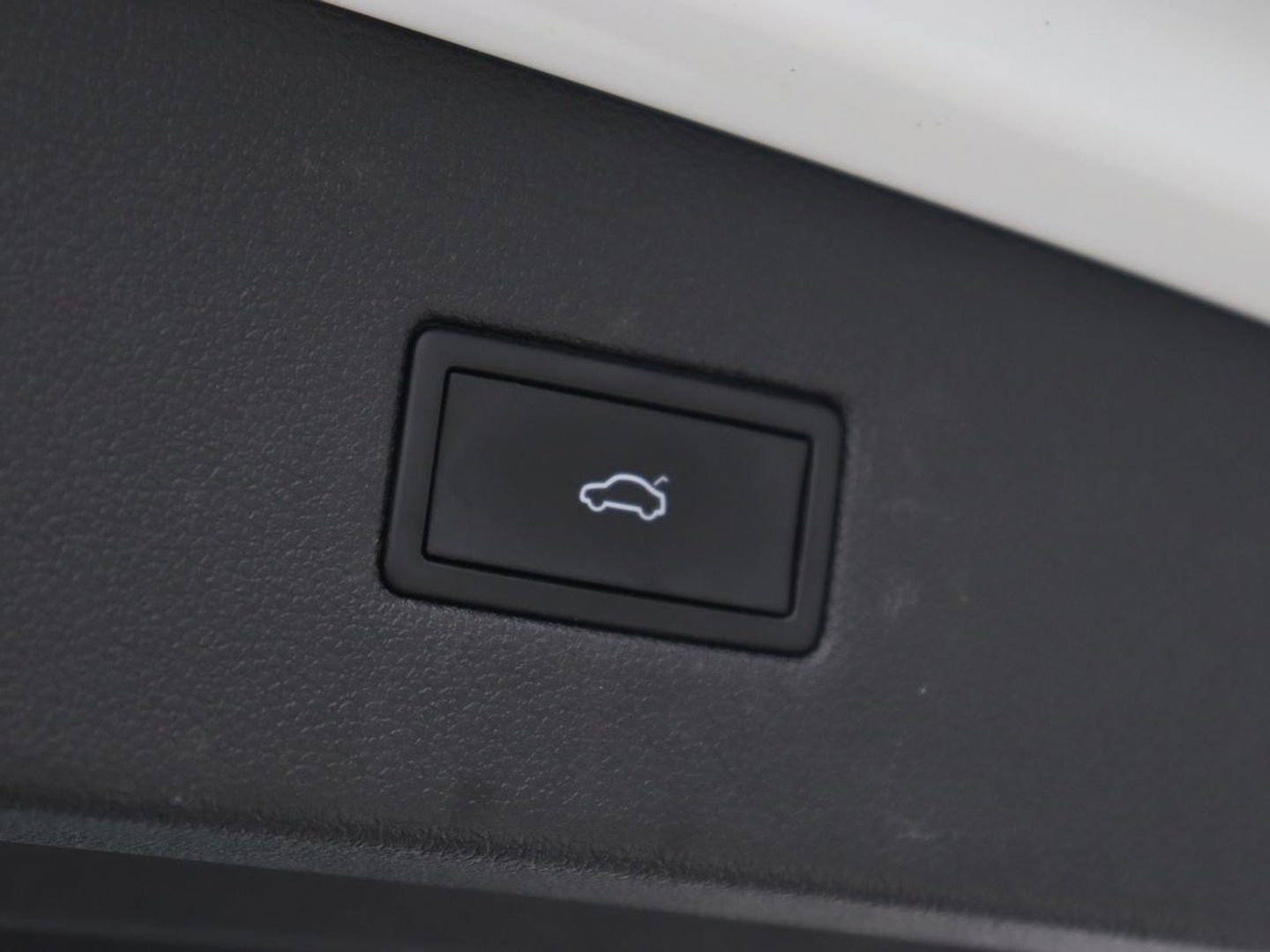 SEAT Tarraco 1.4 TSI e-Hybrid PHEV Xcellence | Trekhaak | Stoelverwarming | Adaptive cruise | Carplay | Camera | Navigatie | Keyless | Achterbankverwarming | Plug In