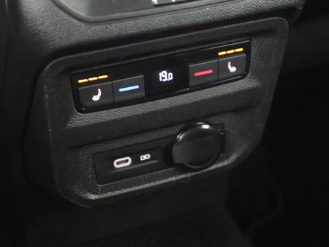 SEAT Tarraco 1.4 TSI e-Hybrid PHEV Xcellence | Trekhaak | Stoelverwarming | Adaptive cruise | Carplay | Camera | Navigatie | Keyless | Achterbankverwarming | Plug In