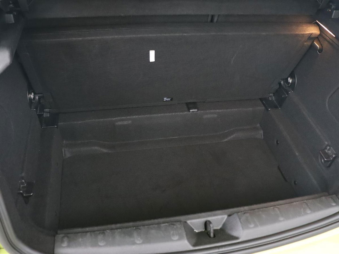 MINI Cooper 1.5 Camden Go Edition | Stoelverwarming | Camera | Carplay | Full LED | Climate control | Sportstoelen | Half leder | Cruise control | Parkeerhulp | Zesty Yellow Metallic