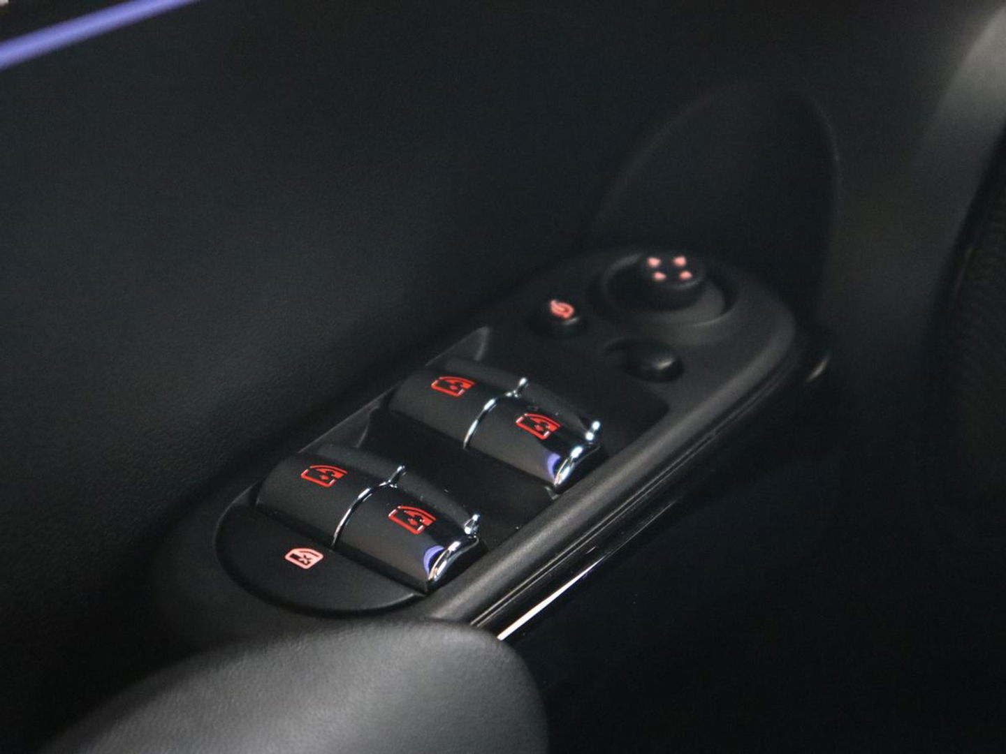 MINI Cooper 1.5 Camden Go Edition | Stoelverwarming | Camera | Carplay | Full LED | Climate control | Sportstoelen | Half leder | Cruise control | Parkeerhulp | Zesty Yellow Metallic