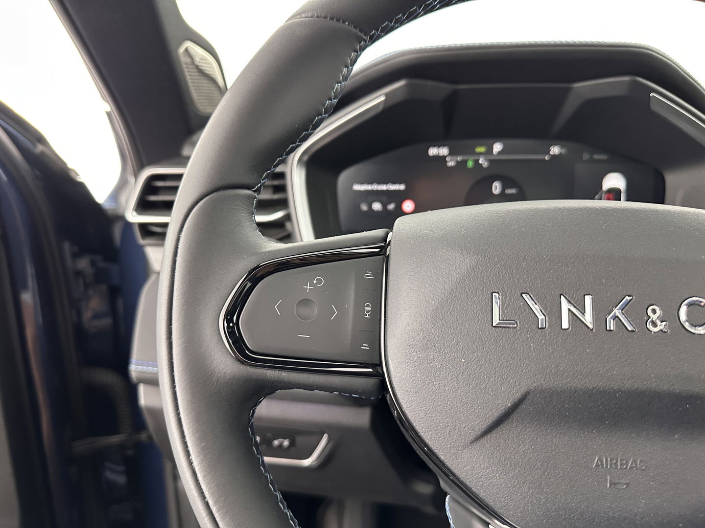 Lynk & Co 01 1.5 (INCL.BTW) Aut. *PANO | FULL-LED | ADAPTIVE-CRUISE | BLIND-SPOT | MEMORY-PACK | DIGI-COCKPIT | SPORTSEATS | CAMERA | KEYLESS | DAB+ | NAVI-FULLMAP | ECC | PDC | 20''ALU*