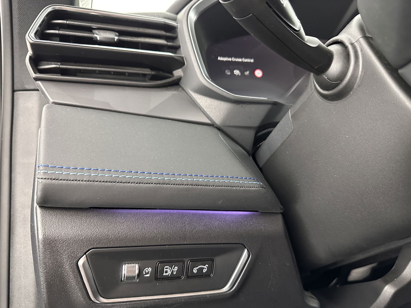 Lynk & Co 01 1.5 (INCL.BTW) Aut. *PANO | FULL-LED | ADAPTIVE-CRUISE | BLIND-SPOT | MEMORY-PACK | DIGI-COCKPIT | SPORTSEATS | CAMERA | KEYLESS | DAB+ | NAVI-FULLMAP | ECC | PDC | 20''ALU*