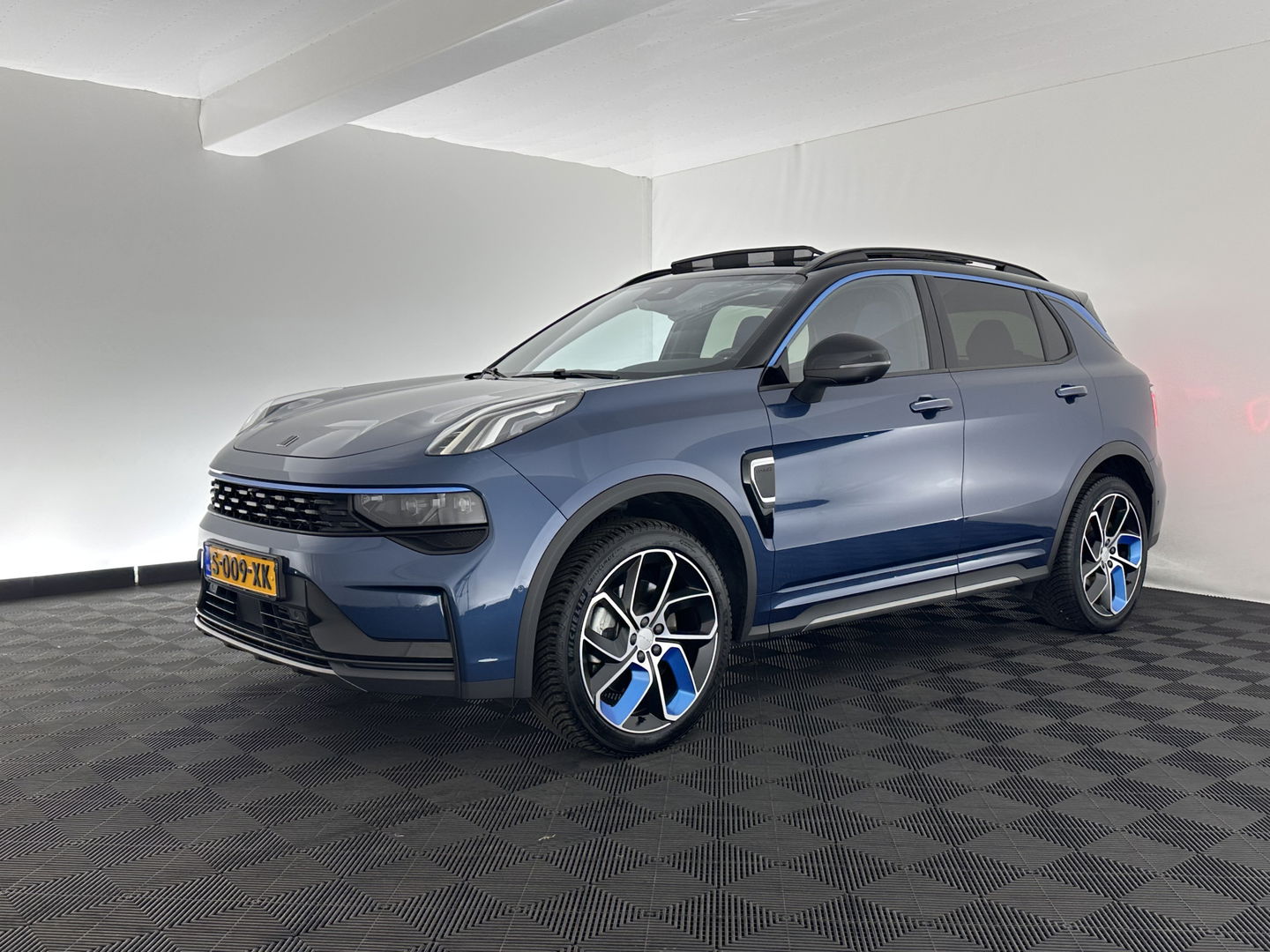 Lynk & Co 01 1.5 (INCL.BTW) Aut. *PANO | FULL-LED | ADAPTIVE-CRUISE | BLIND-SPOT | MEMORY-PACK | DIGI-COCKPIT | SPORTSEATS | CAMERA | KEYLESS | DAB+ | NAVI-FULLMAP | ECC | PDC | 20''ALU*