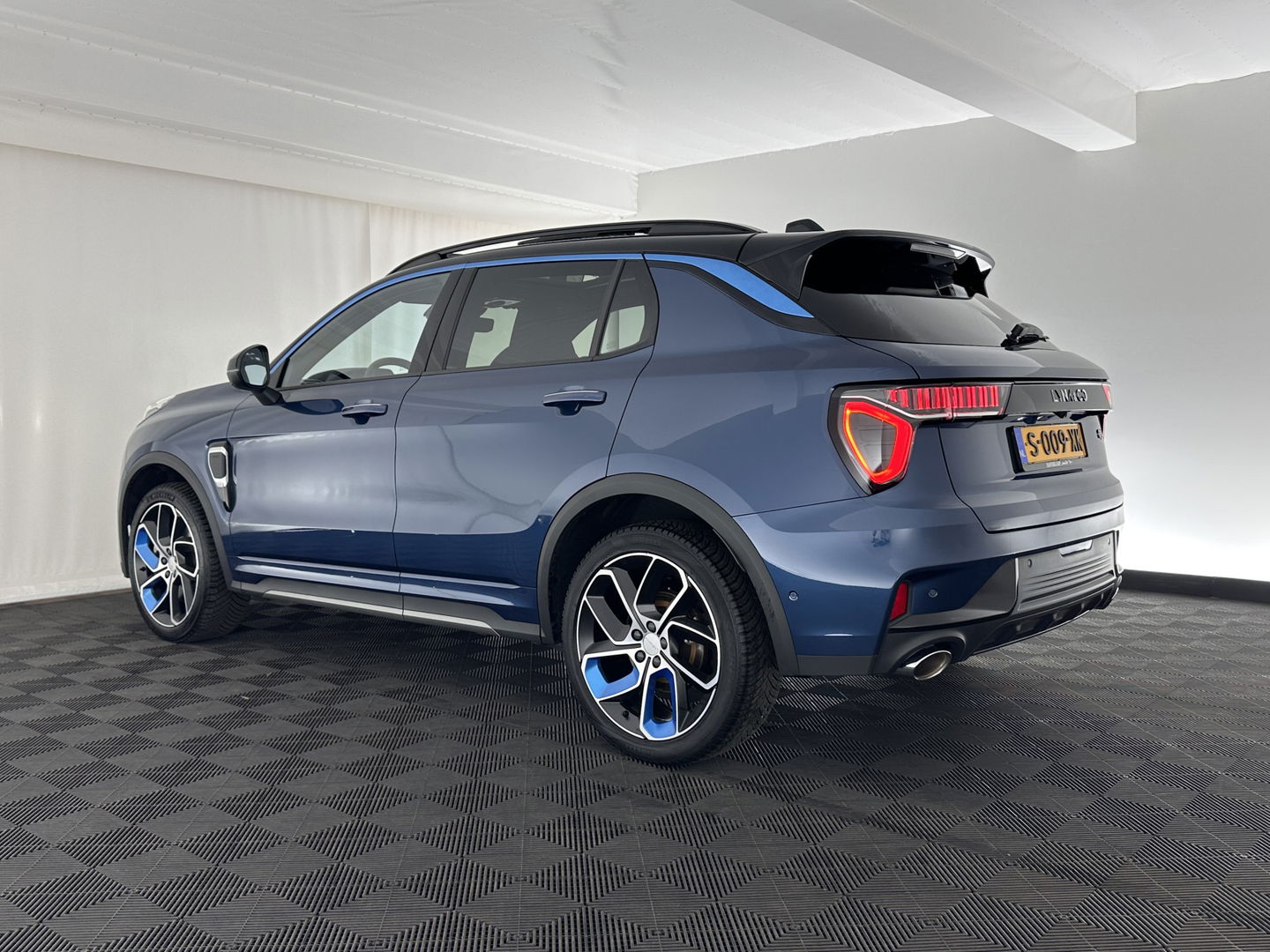 Lynk & Co 01 1.5 (INCL.BTW) Aut. *PANO | FULL-LED | ADAPTIVE-CRUISE | BLIND-SPOT | MEMORY-PACK | DIGI-COCKPIT | SPORTSEATS | CAMERA | KEYLESS | DAB+ | NAVI-FULLMAP | ECC | PDC | 20''ALU*