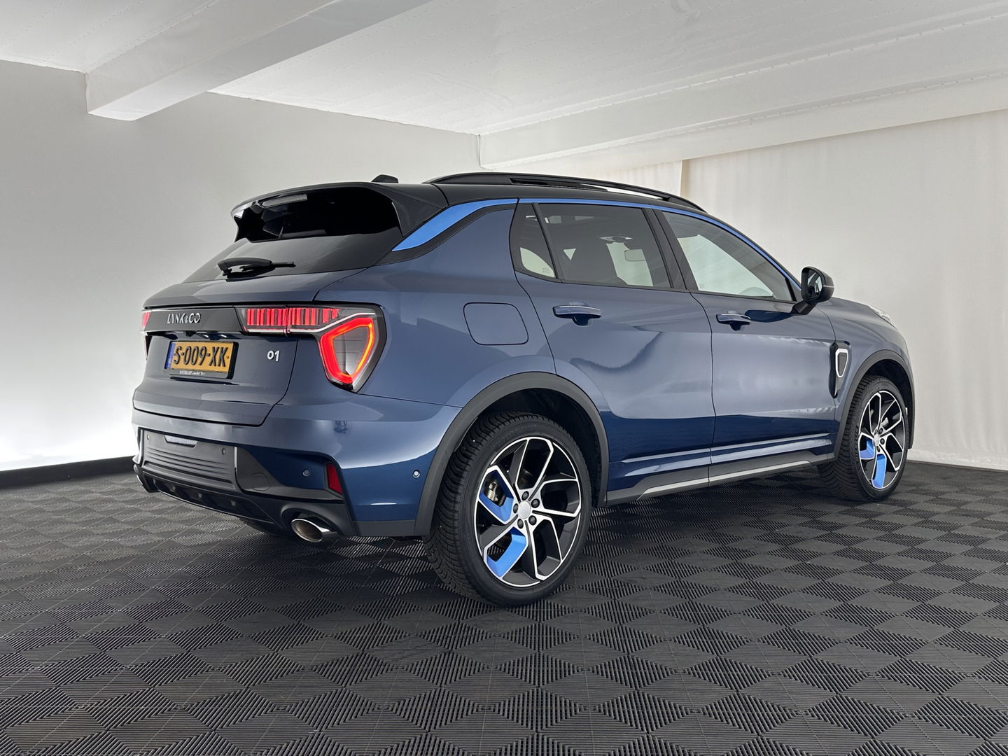 Lynk & Co 01 1.5 (INCL.BTW) Aut. *PANO | FULL-LED | ADAPTIVE-CRUISE | BLIND-SPOT | MEMORY-PACK | DIGI-COCKPIT | SPORTSEATS | CAMERA | KEYLESS | DAB+ | NAVI-FULLMAP | ECC | PDC | 20''ALU*