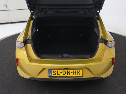 Opel Astra 1.6 Turbo Plug In Hybrid Ultimate | Panoramadak | Head-Up | 360 Camera | Stoel & stuurverwarming | Carplay | Adaptive cruise | AG Stoel | Carplay | 18'' lichtmetalen velgen | PHEV