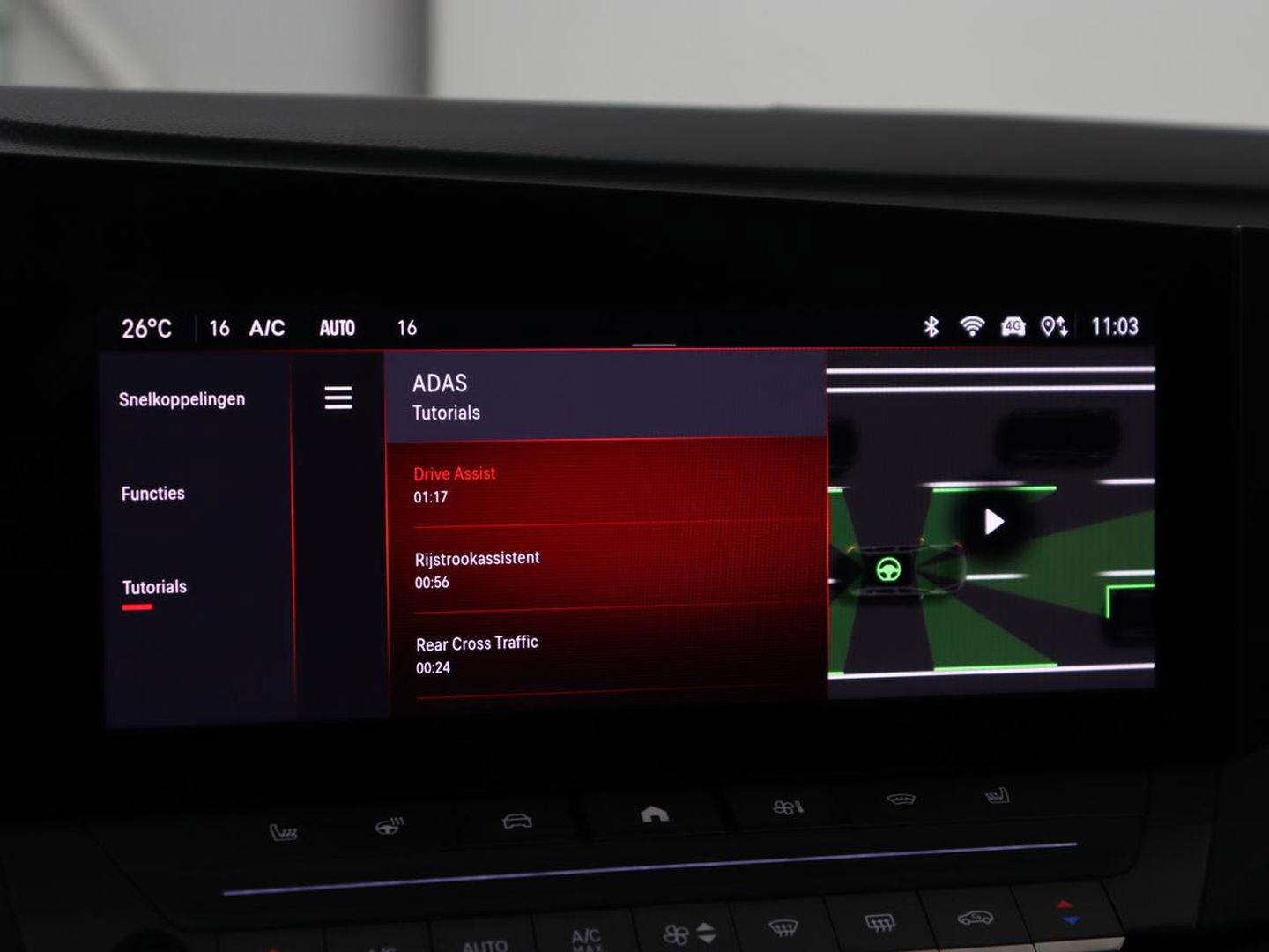 Opel Astra 1.6 Turbo Plug In Hybrid Ultimate | Panoramadak | Head-Up | 360 Camera | Stoel & stuurverwarming | Carplay | Adaptive cruise | AG Stoel | Carplay | 18'' lichtmetalen velgen | PHEV