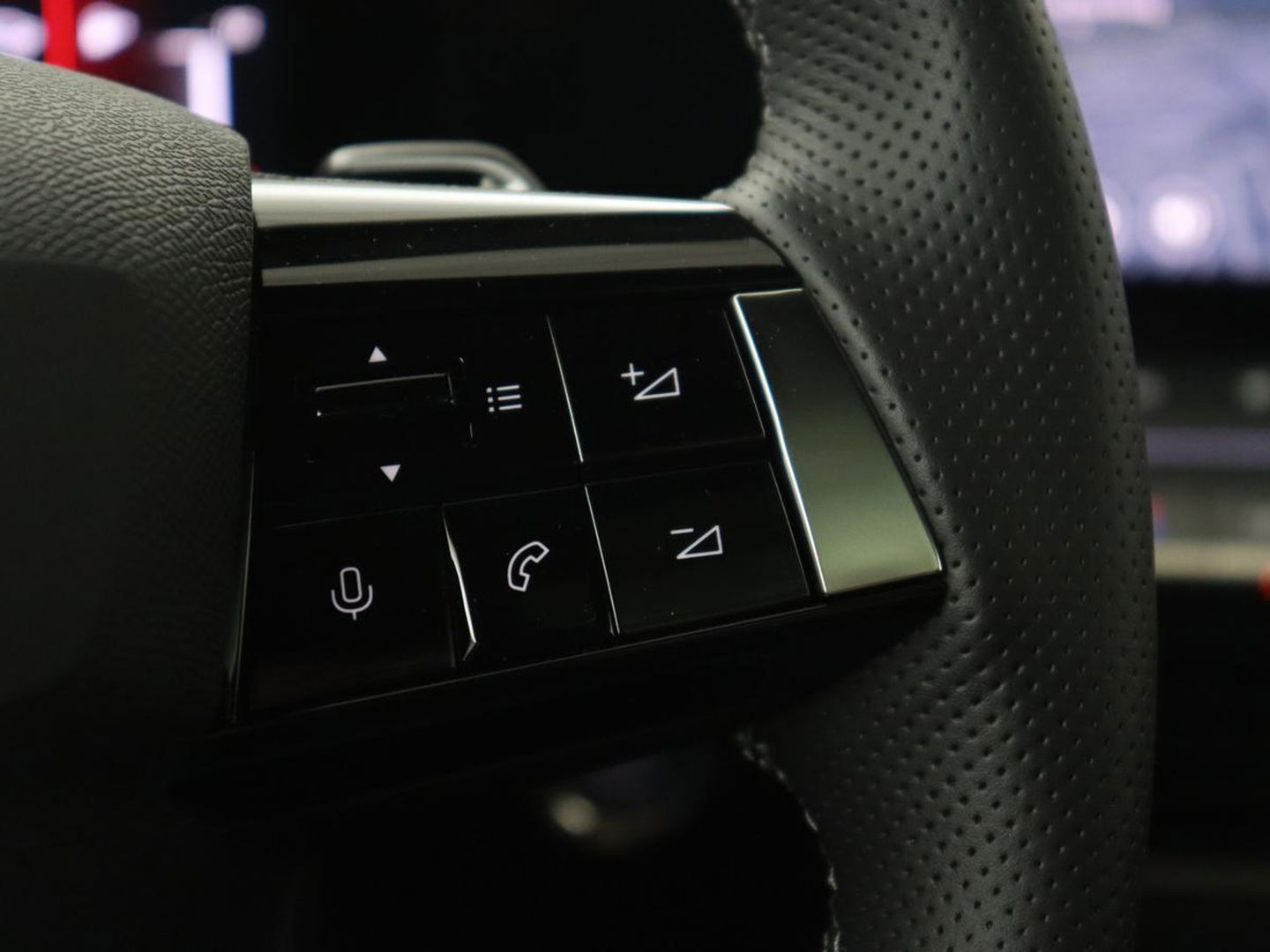 Opel Astra 1.6 Turbo Plug In Hybrid Ultimate | Panoramadak | Head-Up | 360 Camera | Stoel & stuurverwarming | Carplay | Adaptive cruise | AG Stoel | Carplay | 18'' lichtmetalen velgen | PHEV