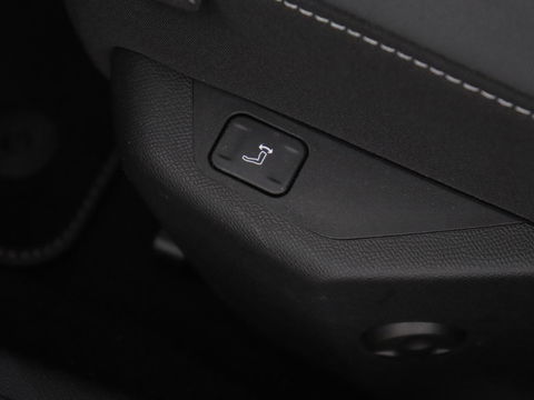 Opel Astra 1.6 Turbo Plug In Hybrid Ultimate | Panoramadak | Head-Up | 360 Camera | Stoel & stuurverwarming | Carplay | Adaptive cruise | AG Stoel | Carplay | 18'' lichtmetalen velgen | PHEV